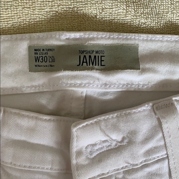 Topshop // Jamie jeans with knee rips - Picture 3 of 6